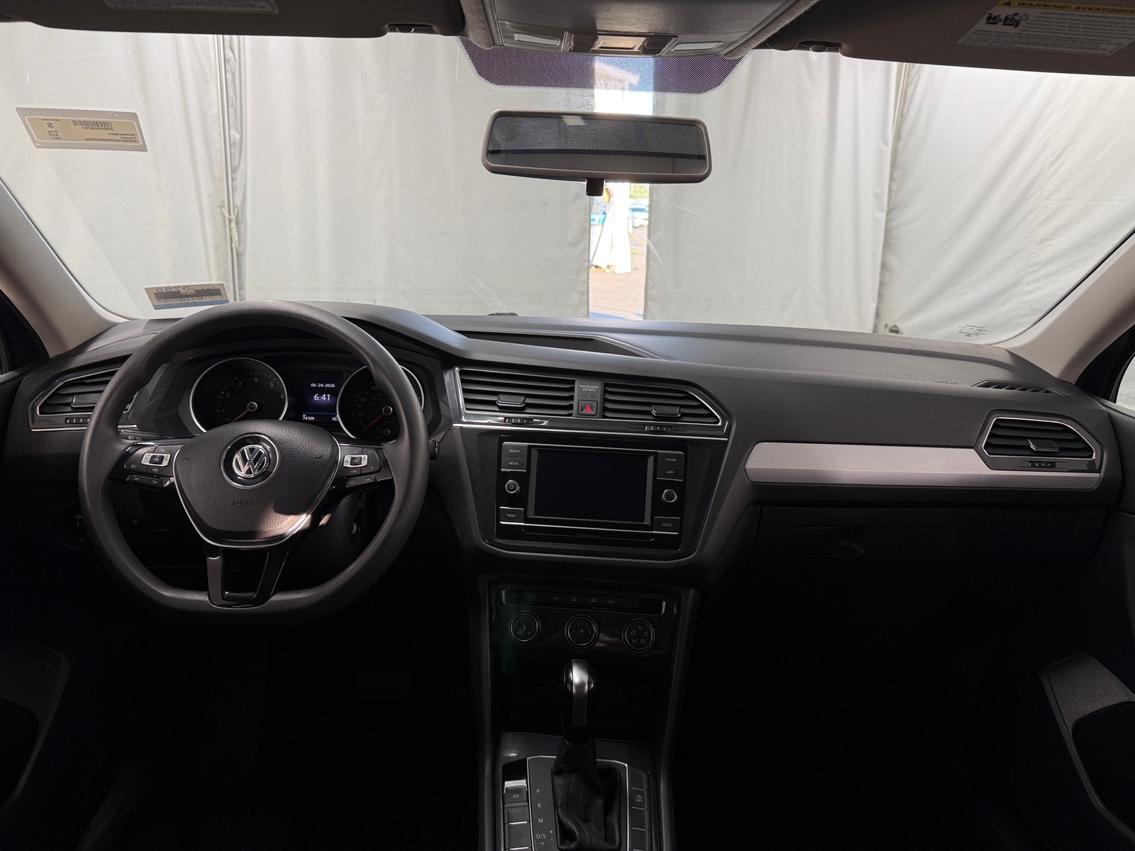 Thumbnail: 2021 Volkswagen Tiguan - 3