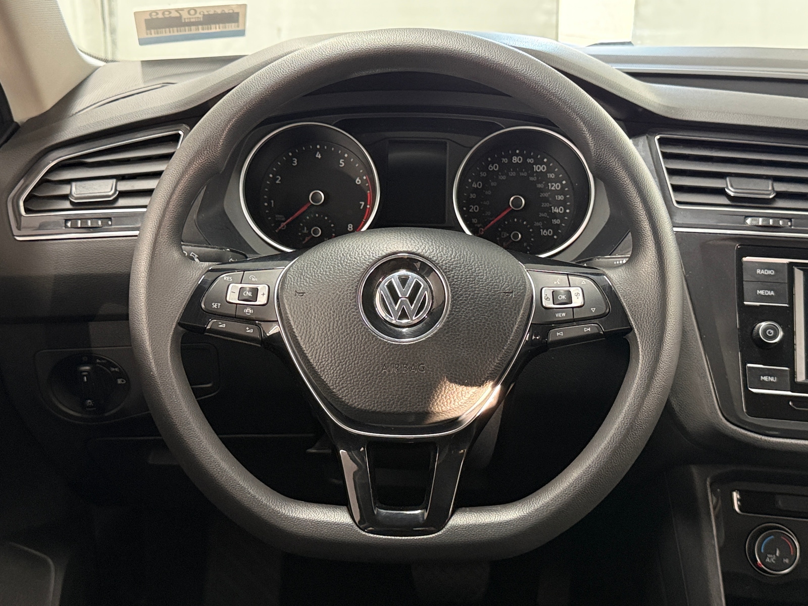 Thumbnail: 2021 Volkswagen Tiguan - 5