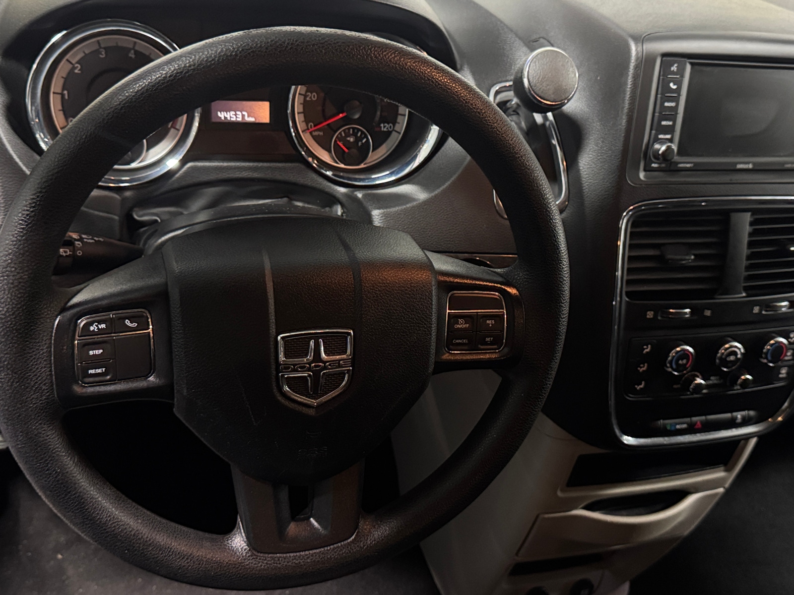Thumbnail: 2018 Dodge Grand Caravan - 5