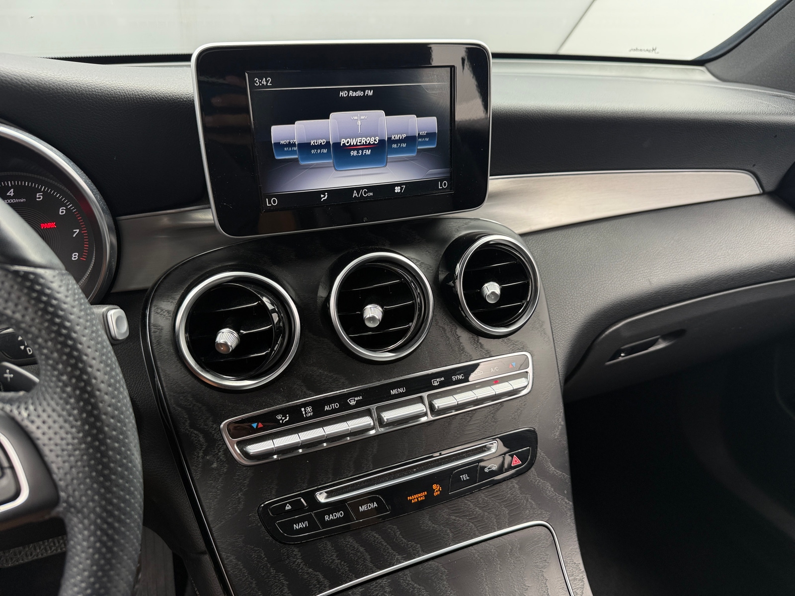 Thumbnail: 2019 Mercedes-Benz GLC - 3
