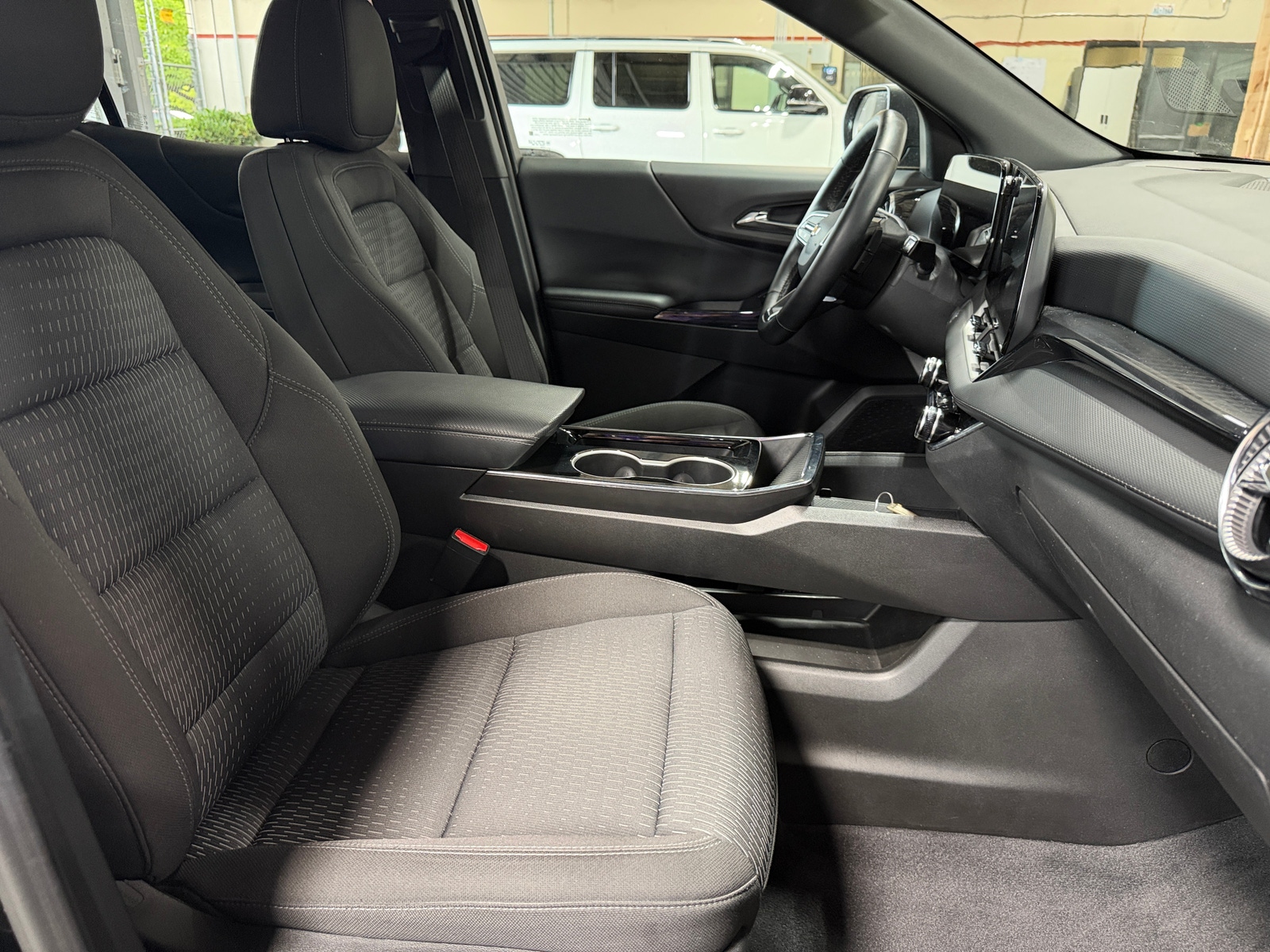 Thumbnail: 2025 Chevrolet Equinox - 2