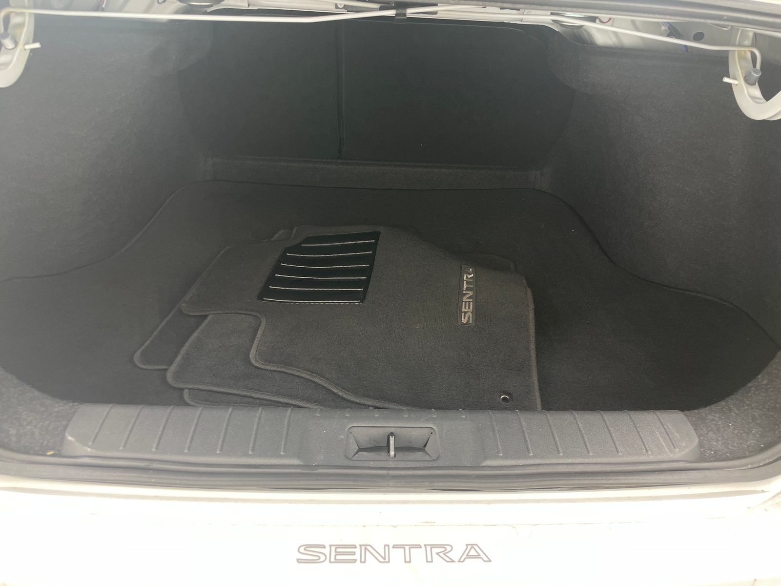 Thumbnail: 2021 Nissan Sentra - 7