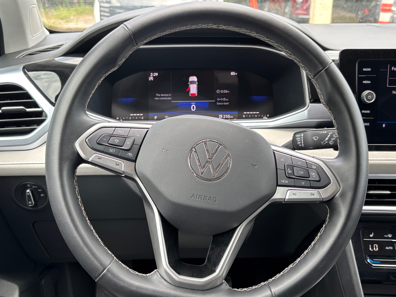 Thumbnail: 2025 Volkswagen Taos - 5