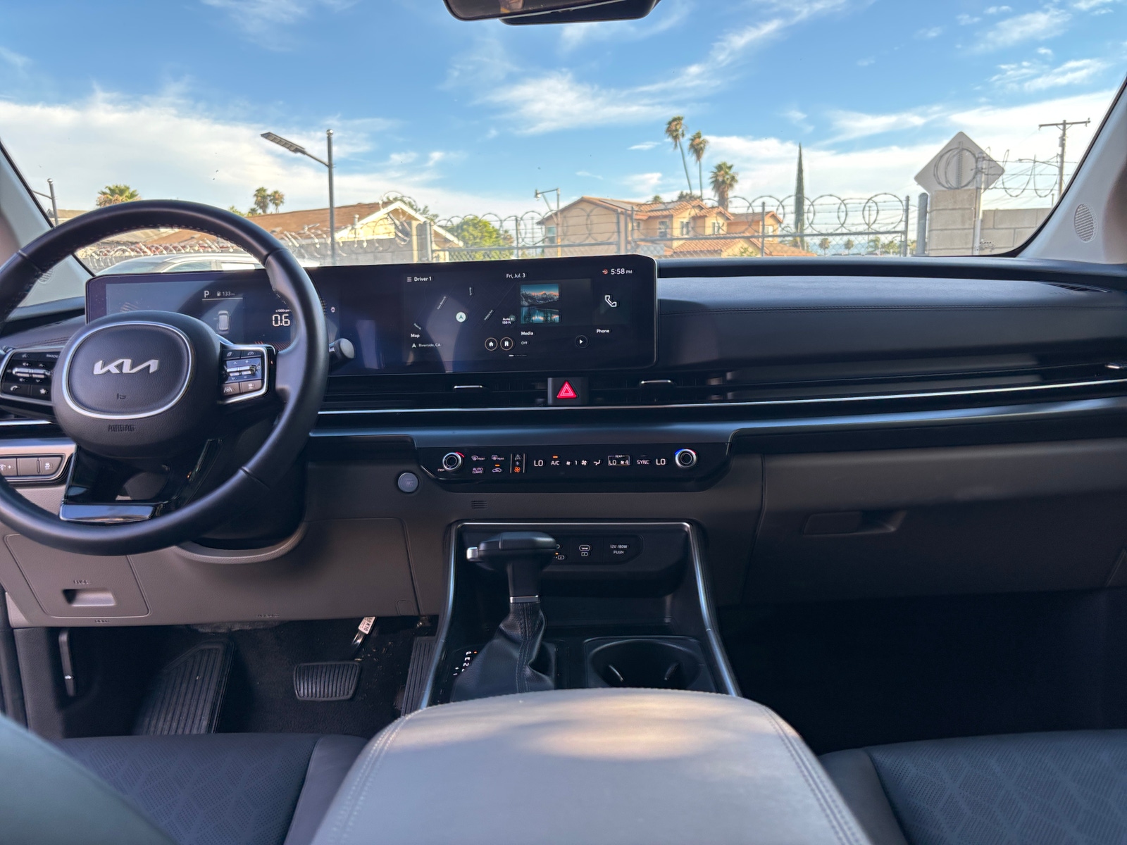 Thumbnail: 2026 Kia Carnival - 3