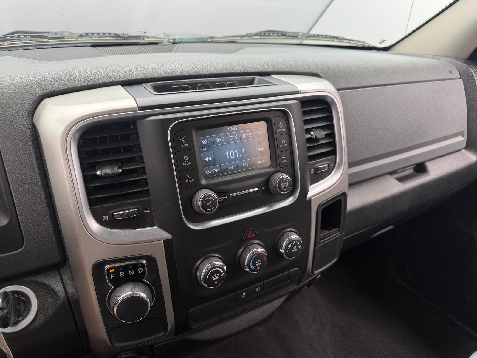 Thumbnail: 2019 RAM 1500 Classic - 4