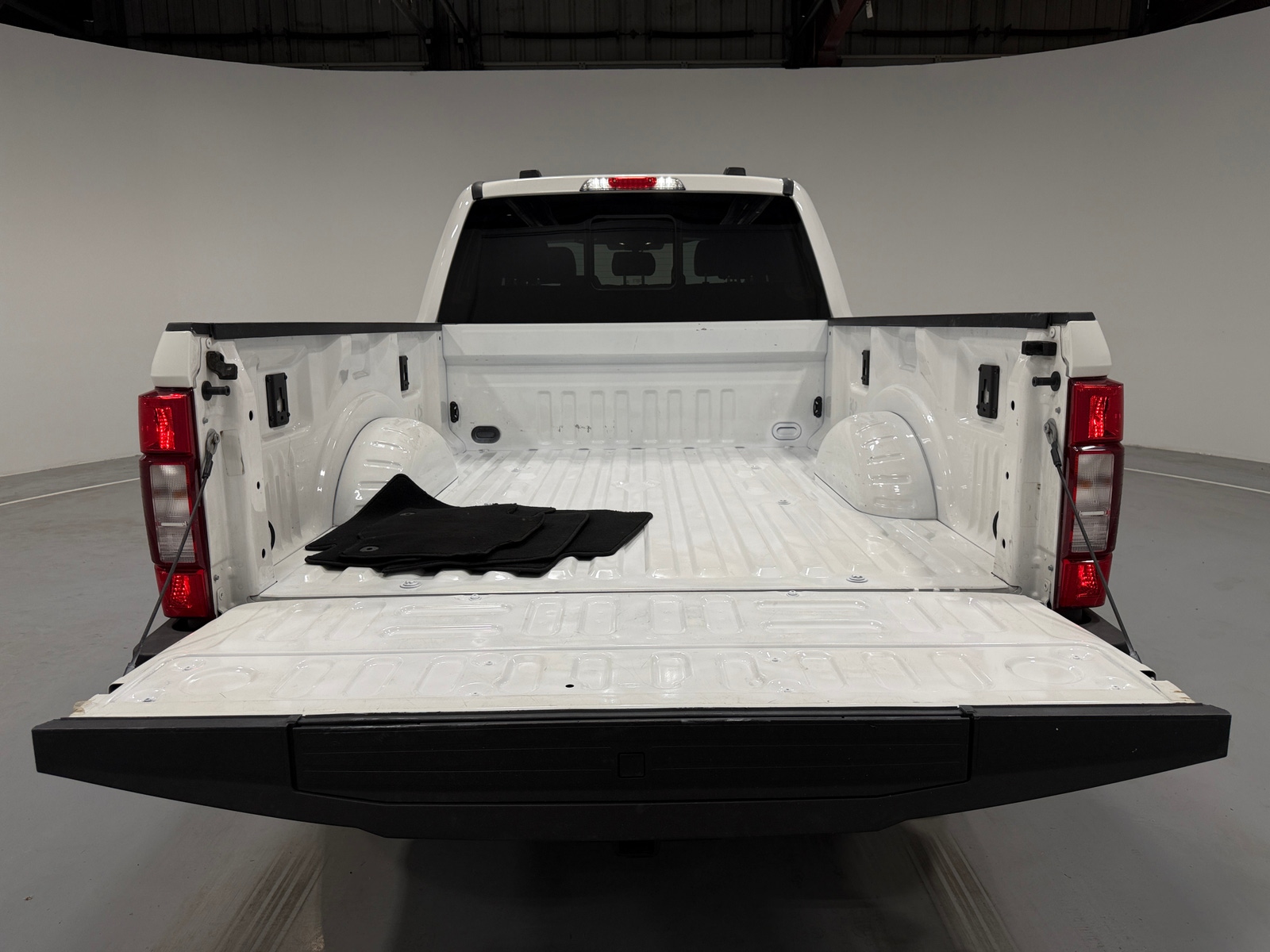 Thumbnail: 2022 Ford Econoline - 6