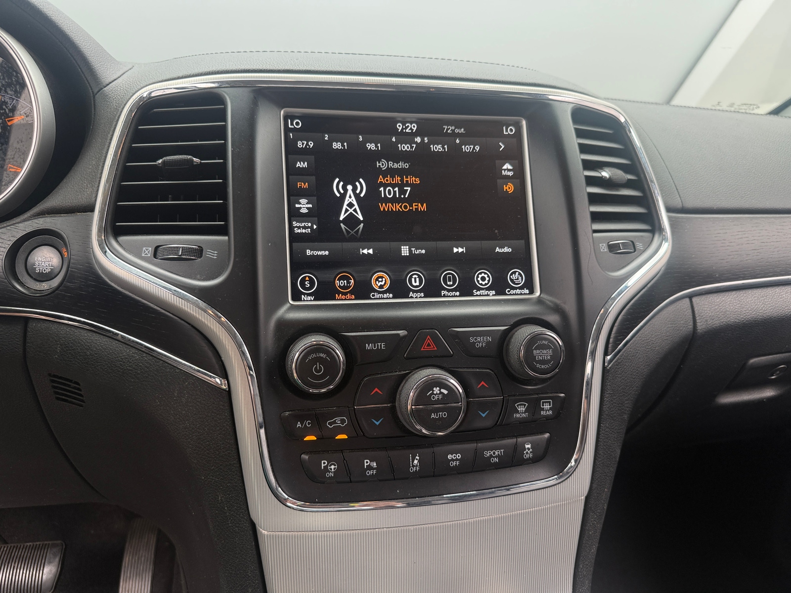 Thumbnail: 2018 Jeep Grand Cherokee - 3