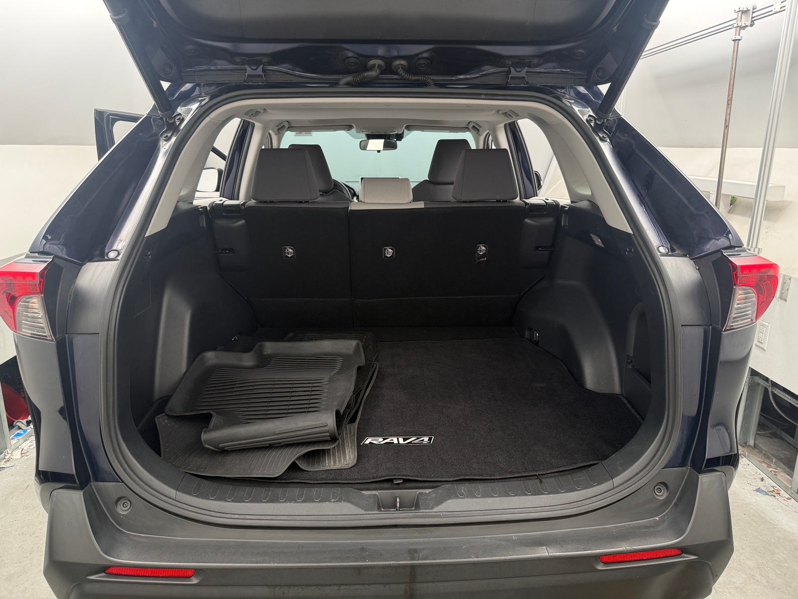 Thumbnail: 2019 Toyota RAV4 - 7