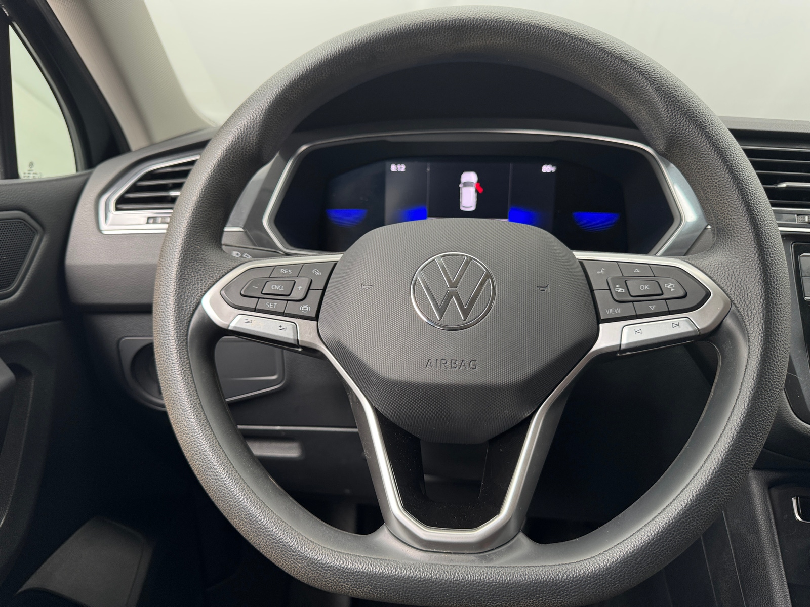 Thumbnail: 2023 Volkswagen Tiguan - 5