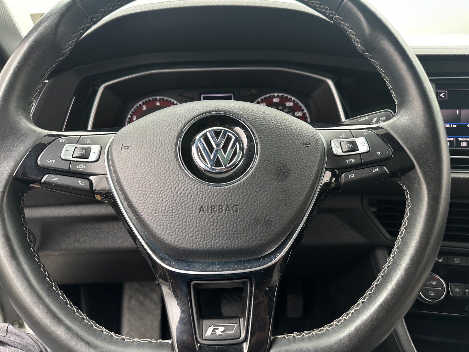 Thumbnail: 2019 Volkswagen Jetta - 4