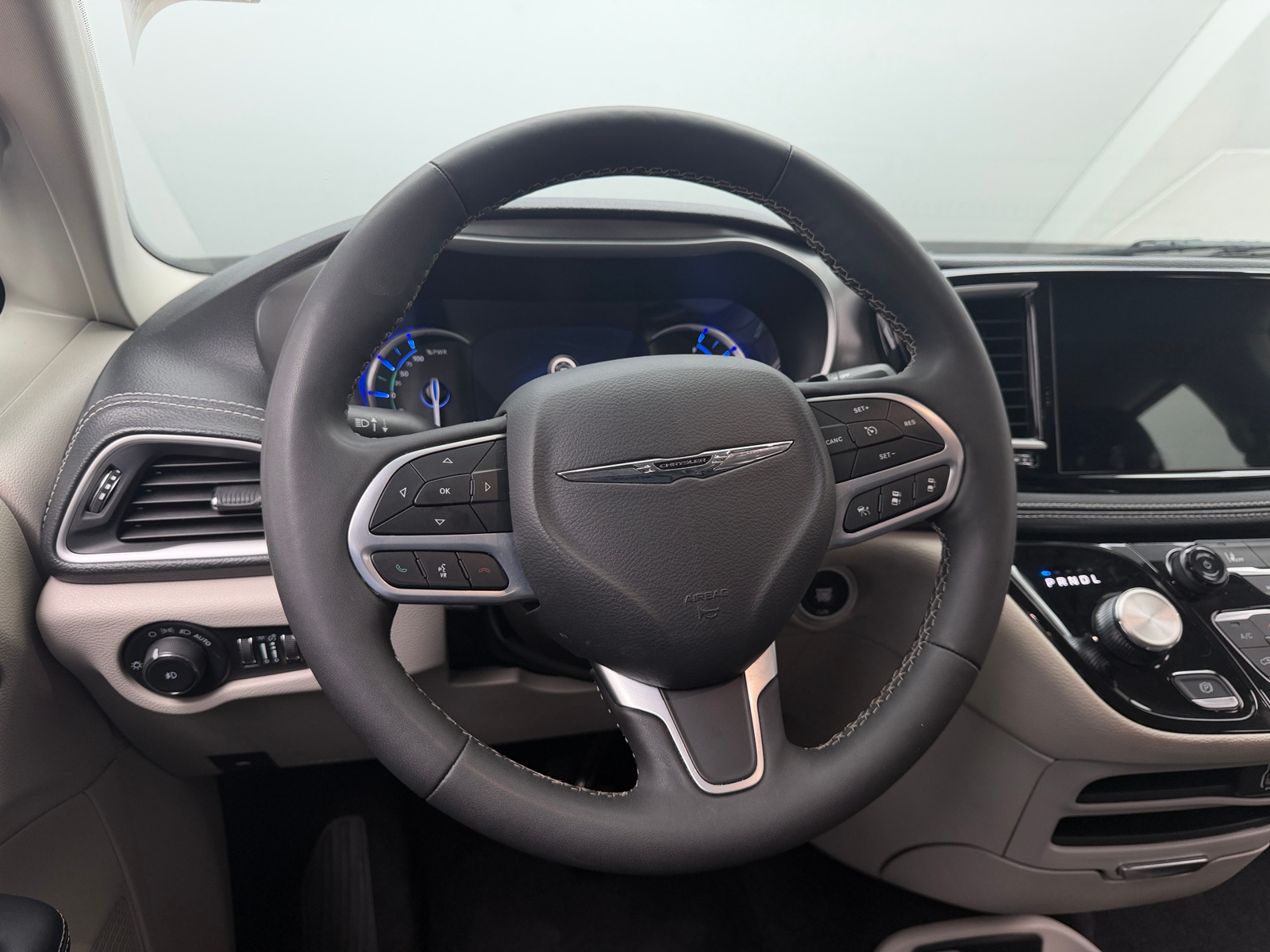 Thumbnail: 2024 Chrysler Pacifica - 4