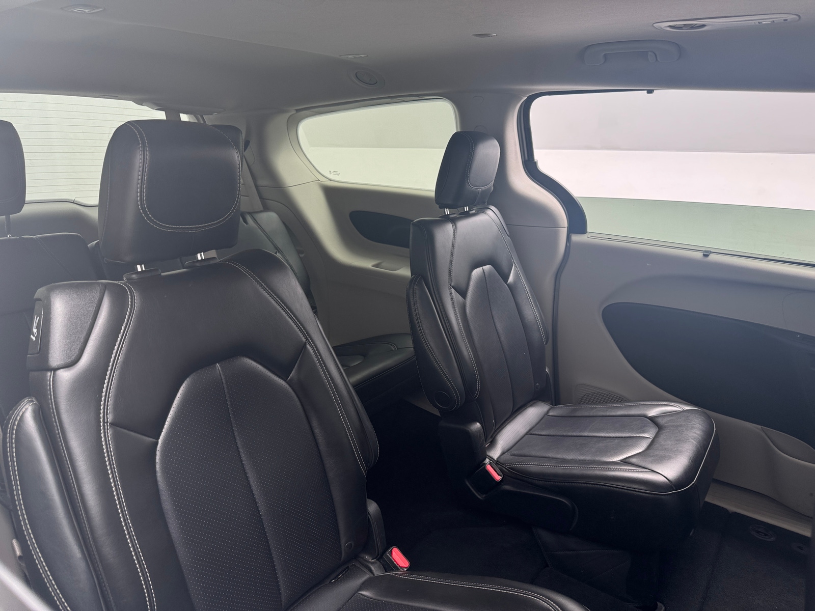 Thumbnail: 2023 Chrysler Pacifica - 5