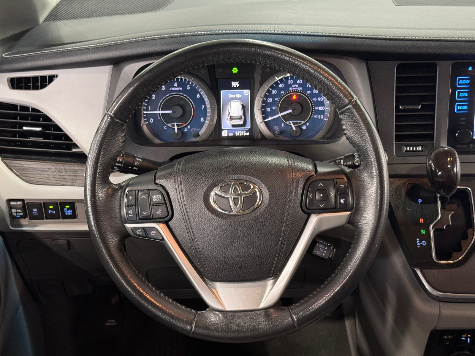 Thumbnail: 2017 Toyota Sienna - 4