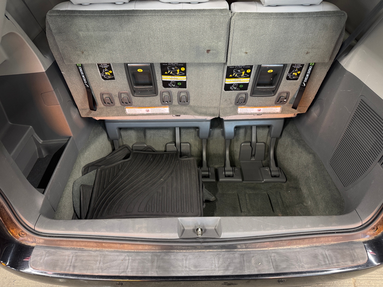 Thumbnail: 2017 Toyota Sienna - 6