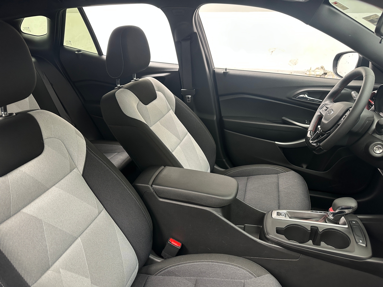 Thumbnail: 2025 Chevrolet Trax - 2