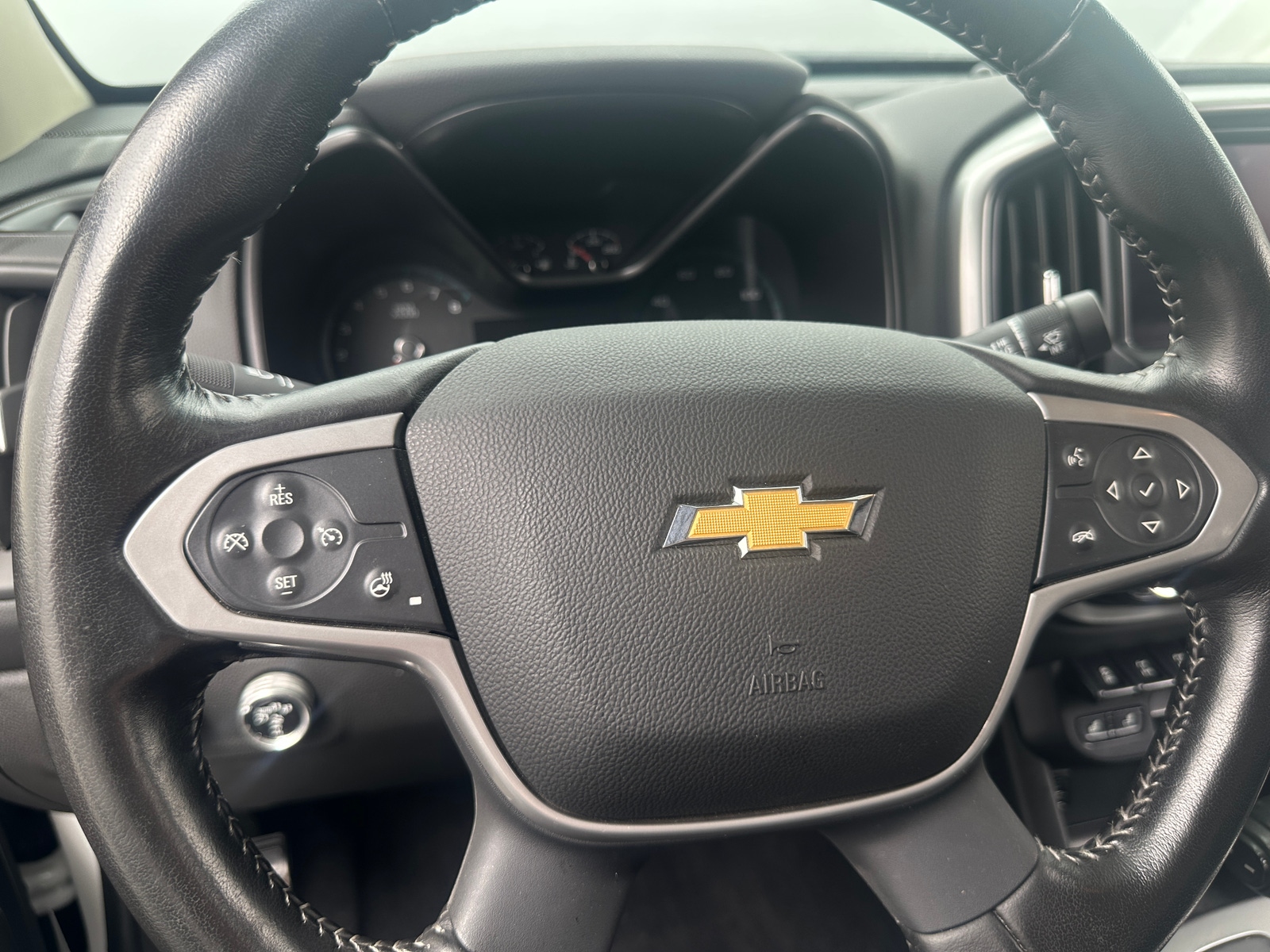 Thumbnail: 2021 Chevrolet Colorado - 4