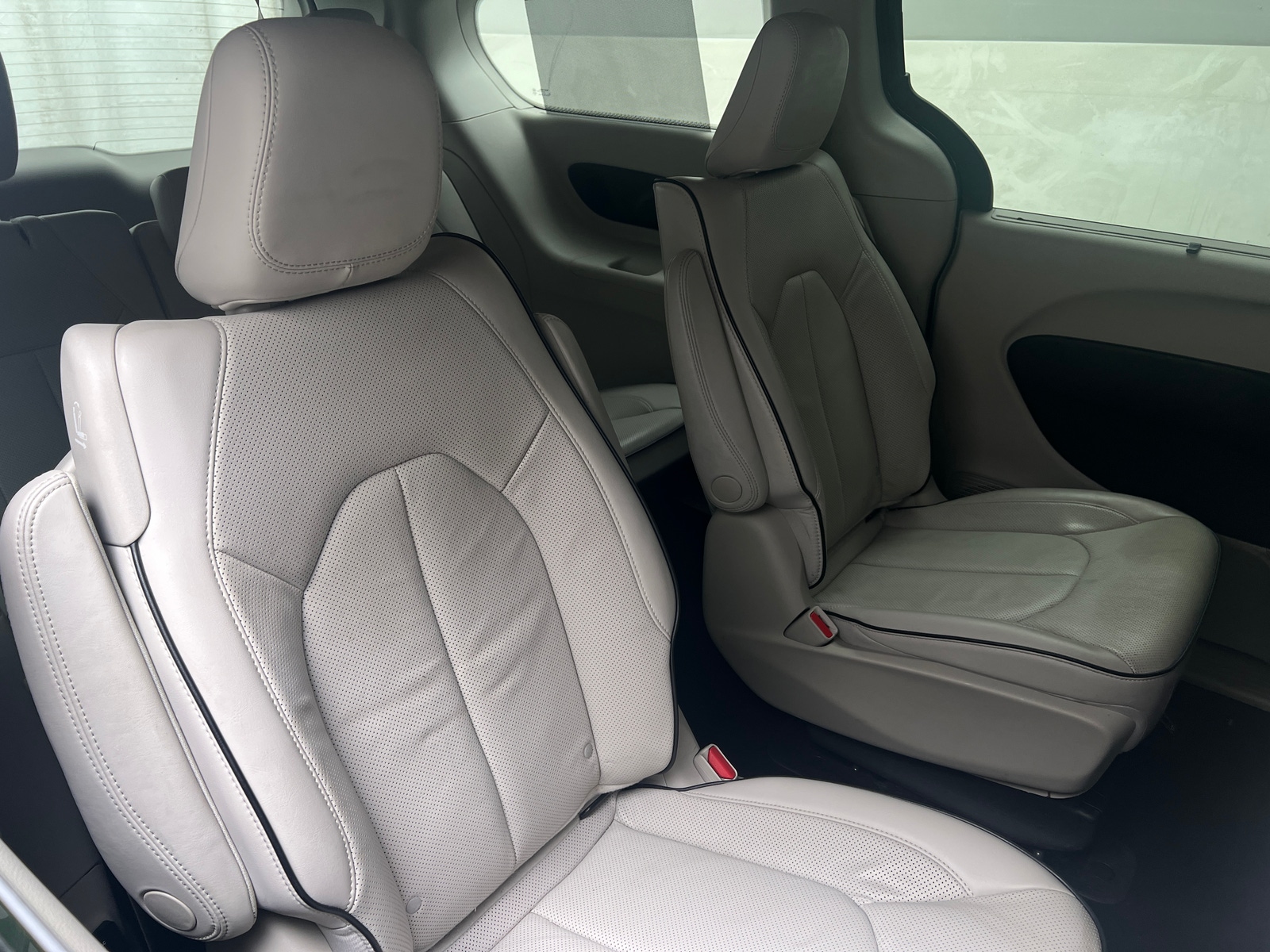 Thumbnail: 2021 Chrysler Pacifica - 5
