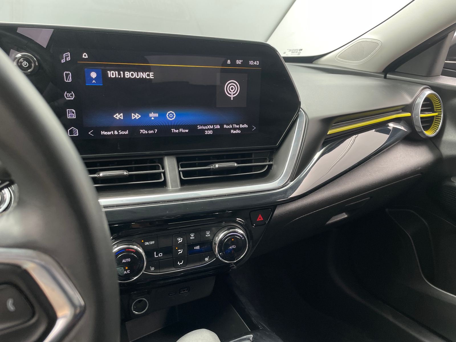 Thumbnail: 2024 Chevrolet Trax - 3