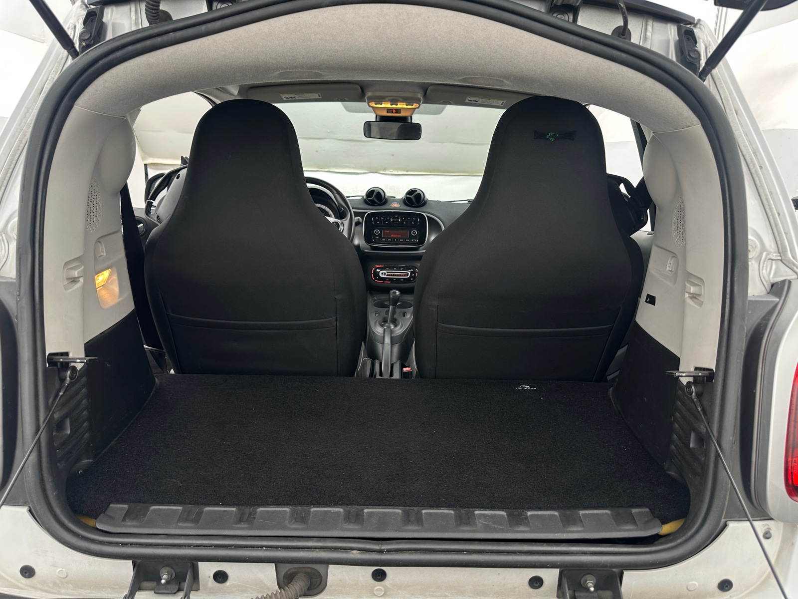Thumbnail: 2016 smart fortwo - 6