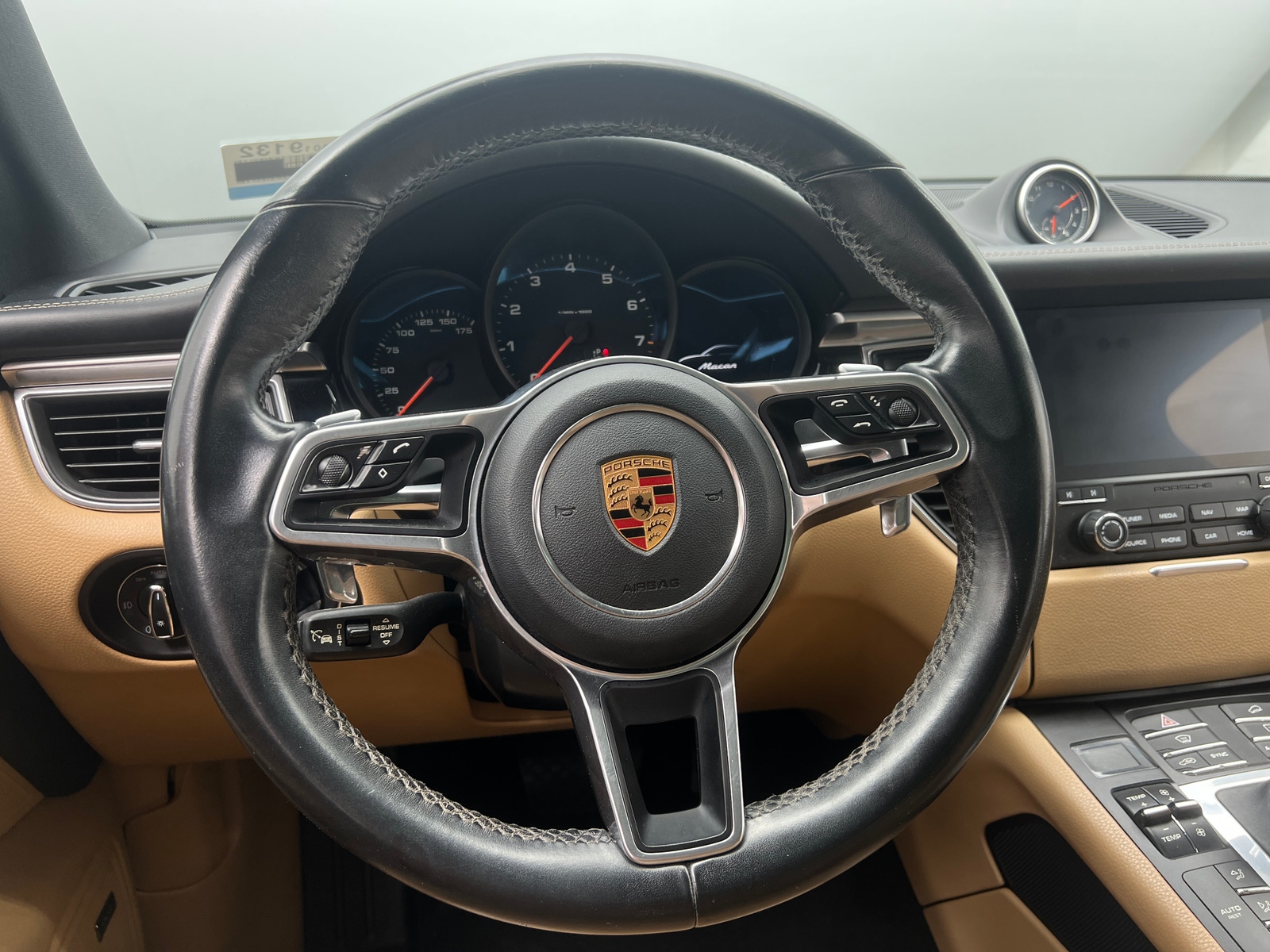 Thumbnail: 2018 Porsche Macan - 4