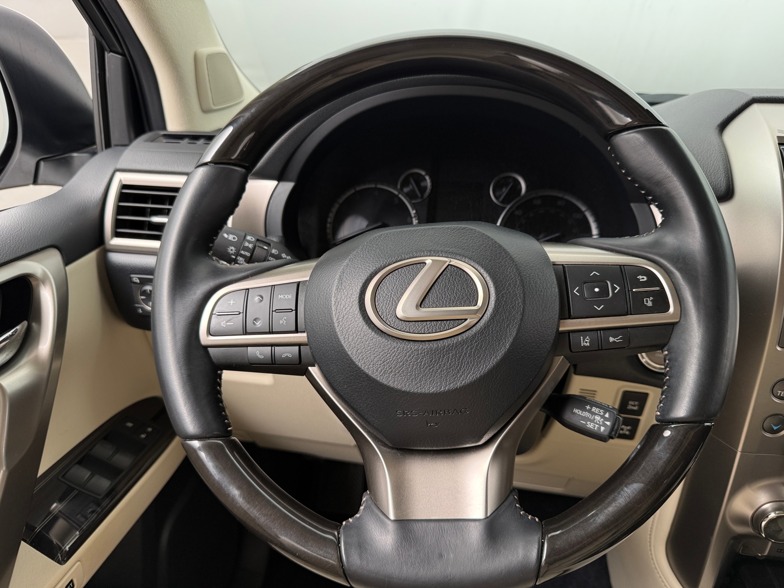 Thumbnail: 2021 Lexus GX - 4