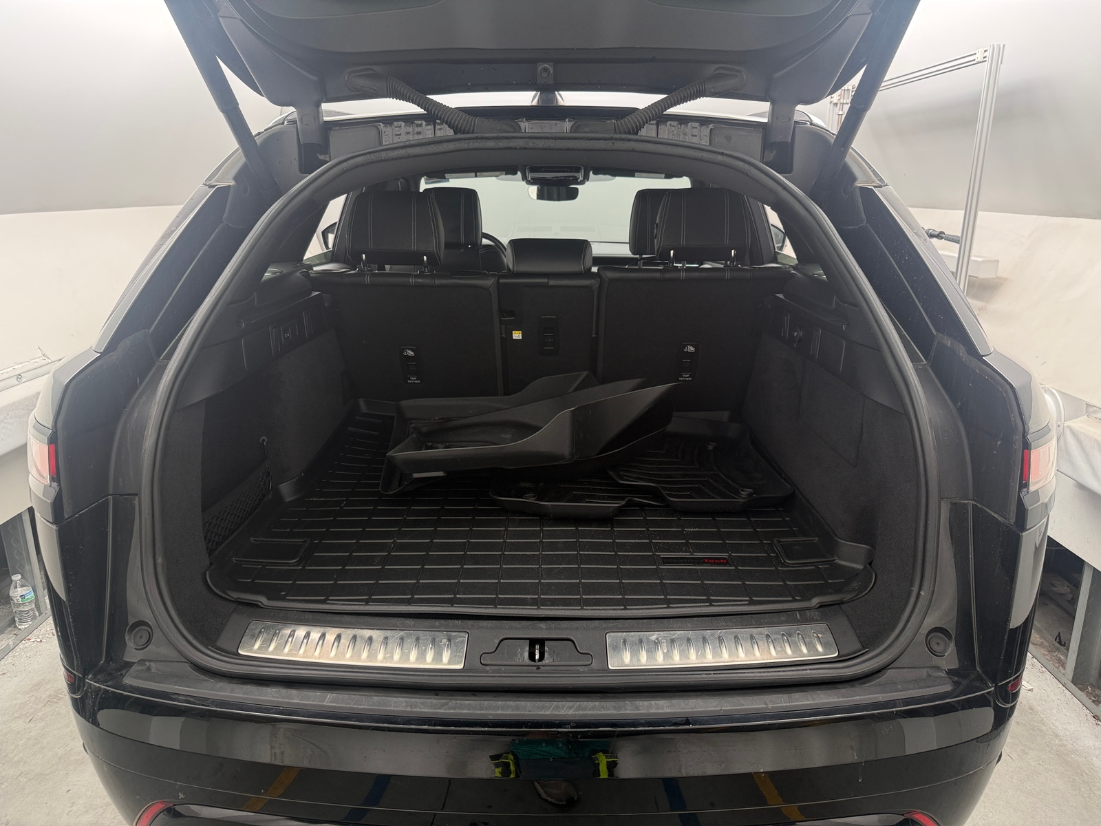 Thumbnail: 2021 Land Rover Range Rover Velar - 6