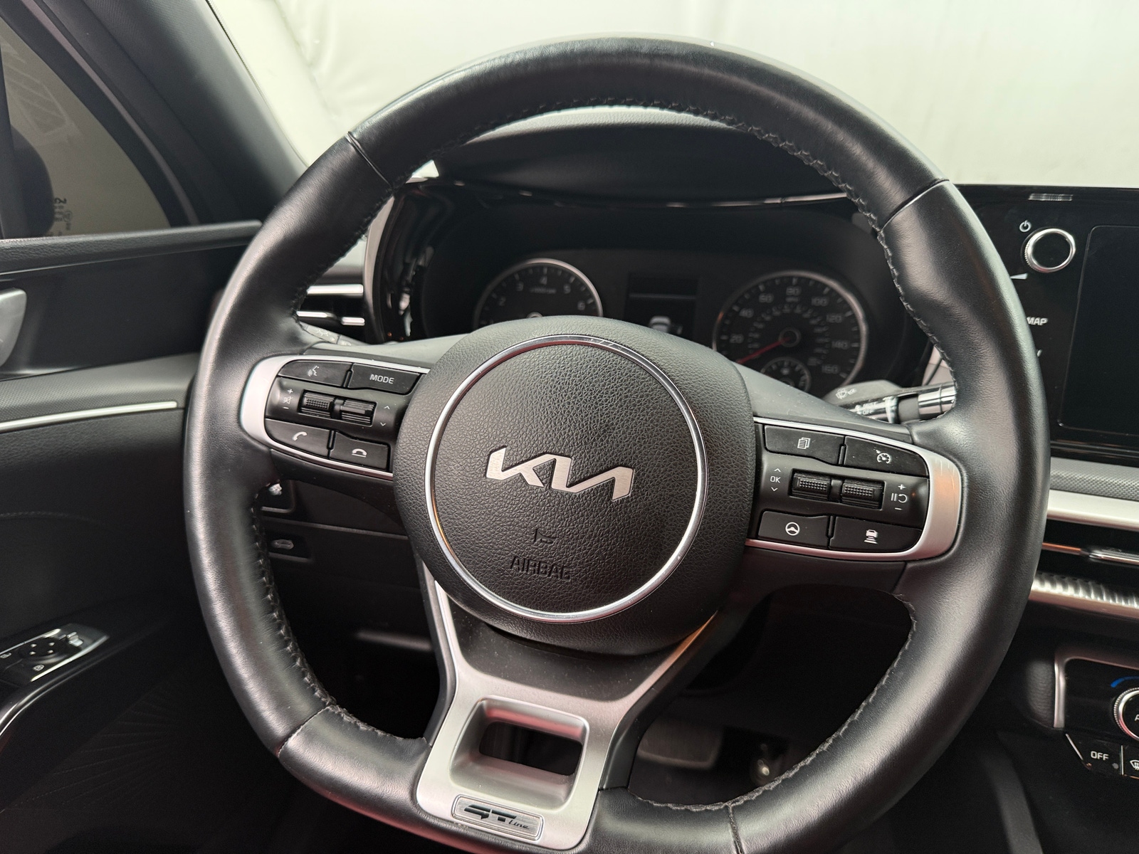Thumbnail: 2023 Kia K5 - 4