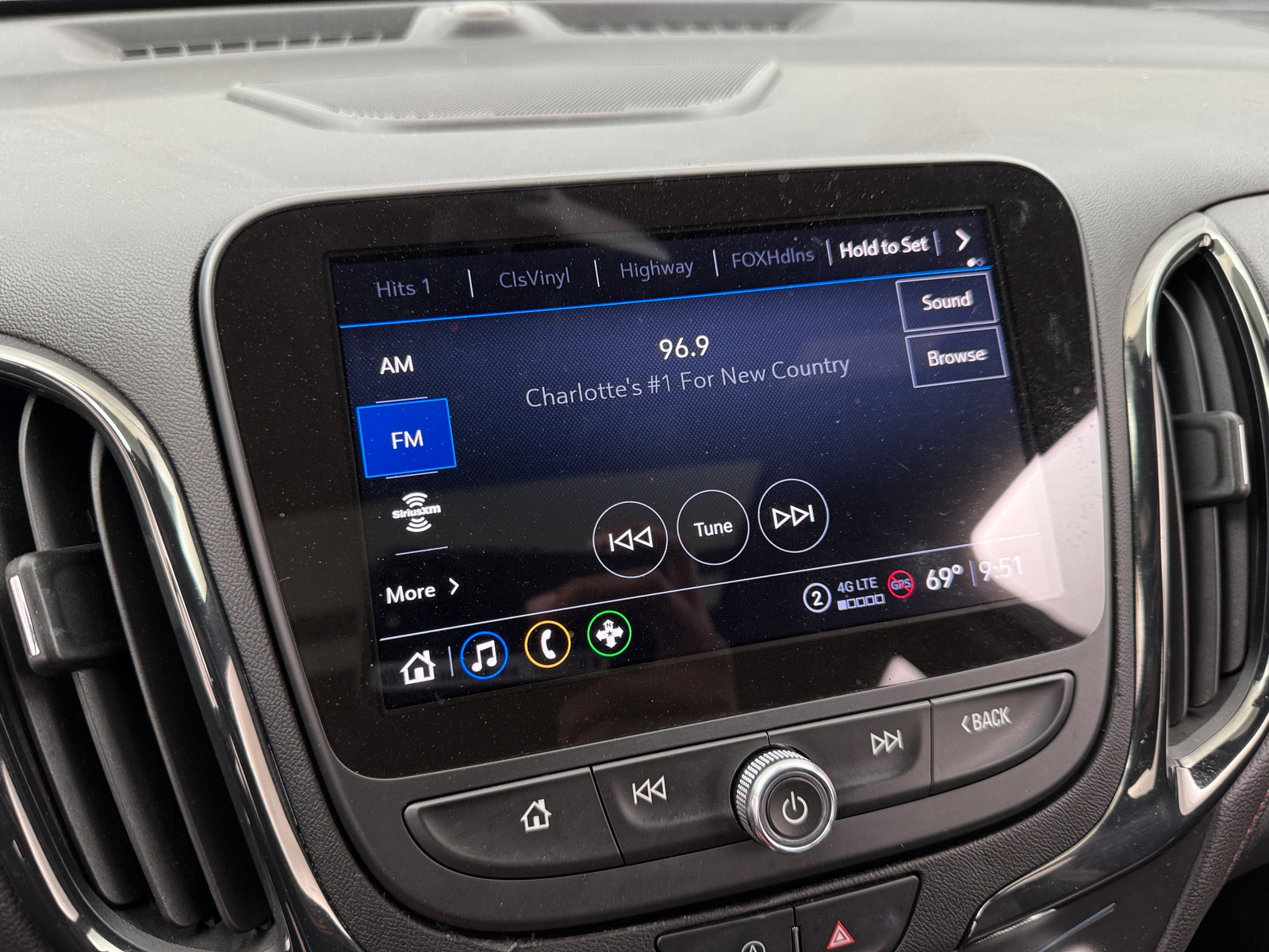 Thumbnail: 2023 Chevrolet Equinox - 4