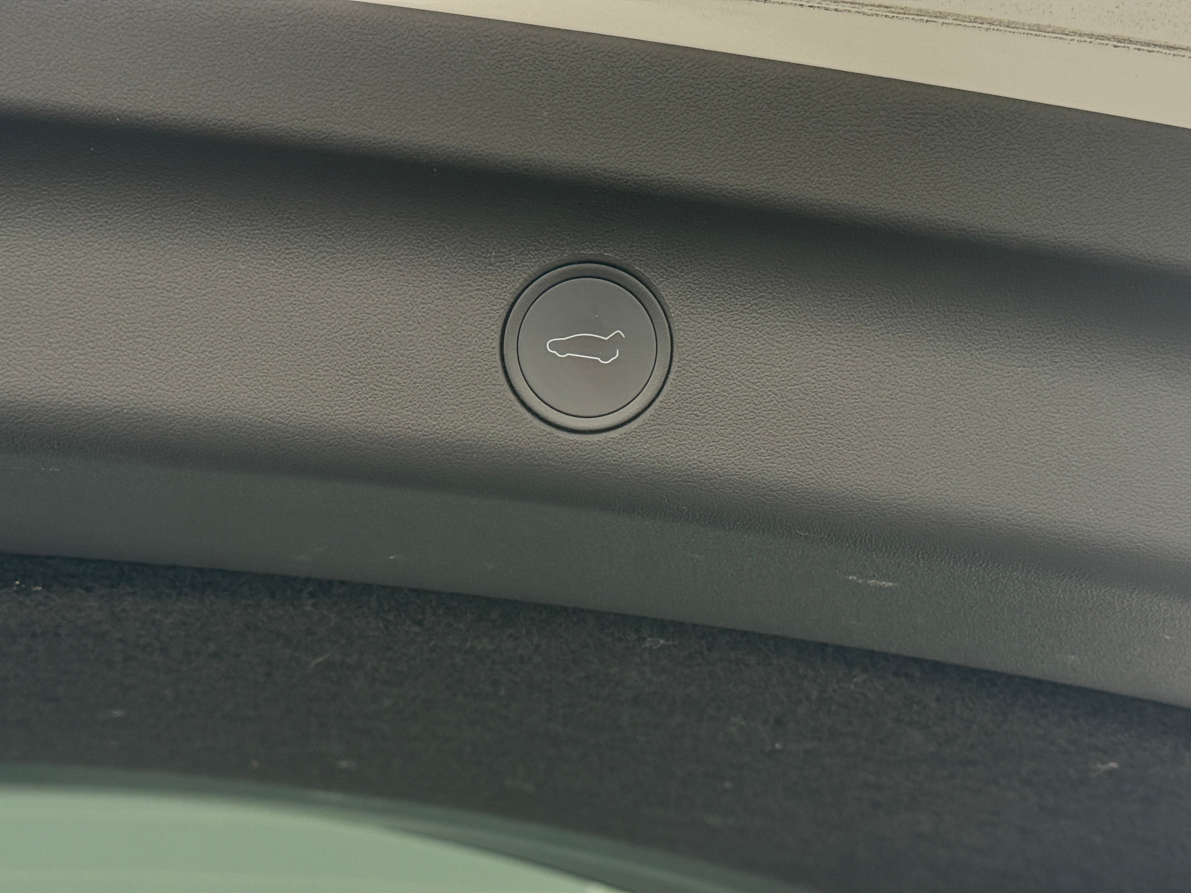 Used 2021 Tesla Model Y Standard Range with VIN 5YJYGDED8MF107323 for sale in Oak Creek, WI