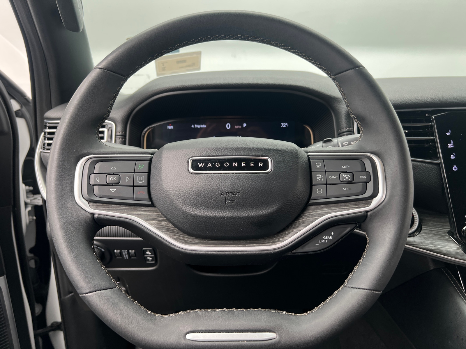 Thumbnail: 2024 Jeep Wagoneer - 4