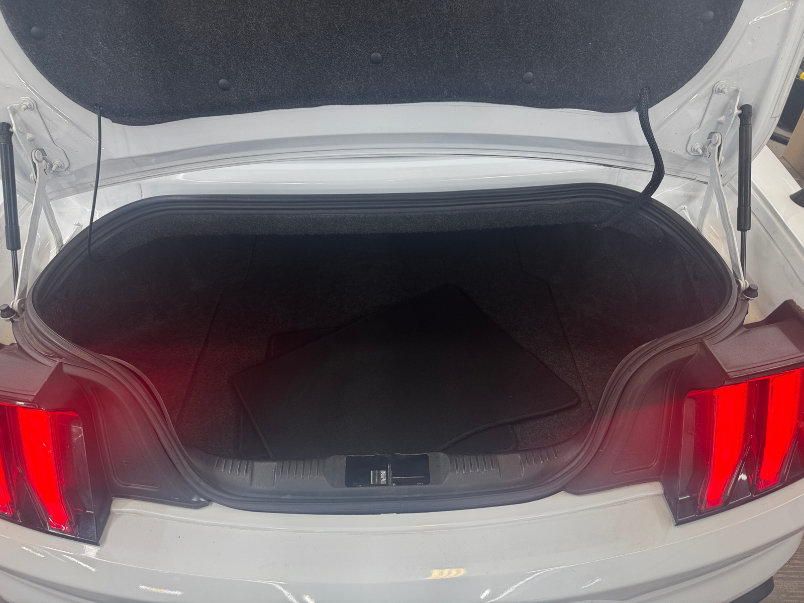 Thumbnail: 2022 Ford Mustang - 7