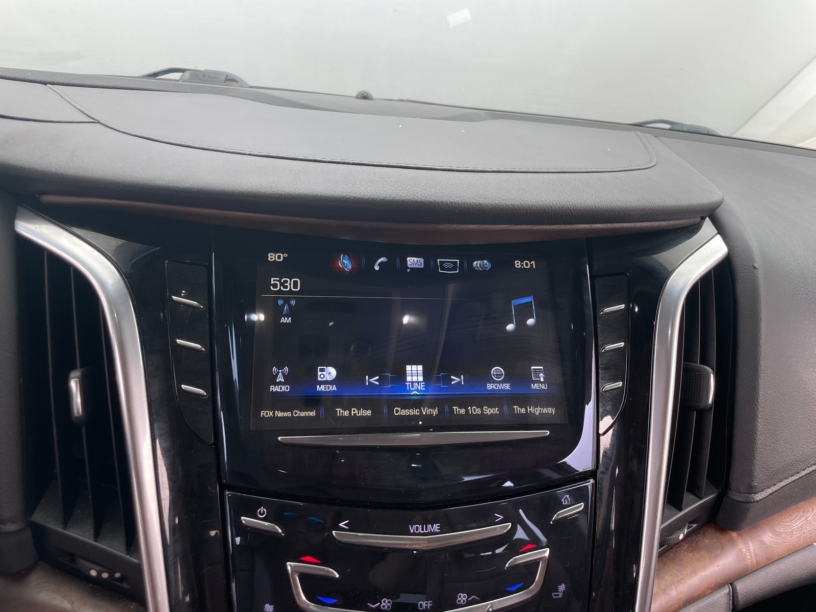Thumbnail: 2018 Cadillac Escalade - 3