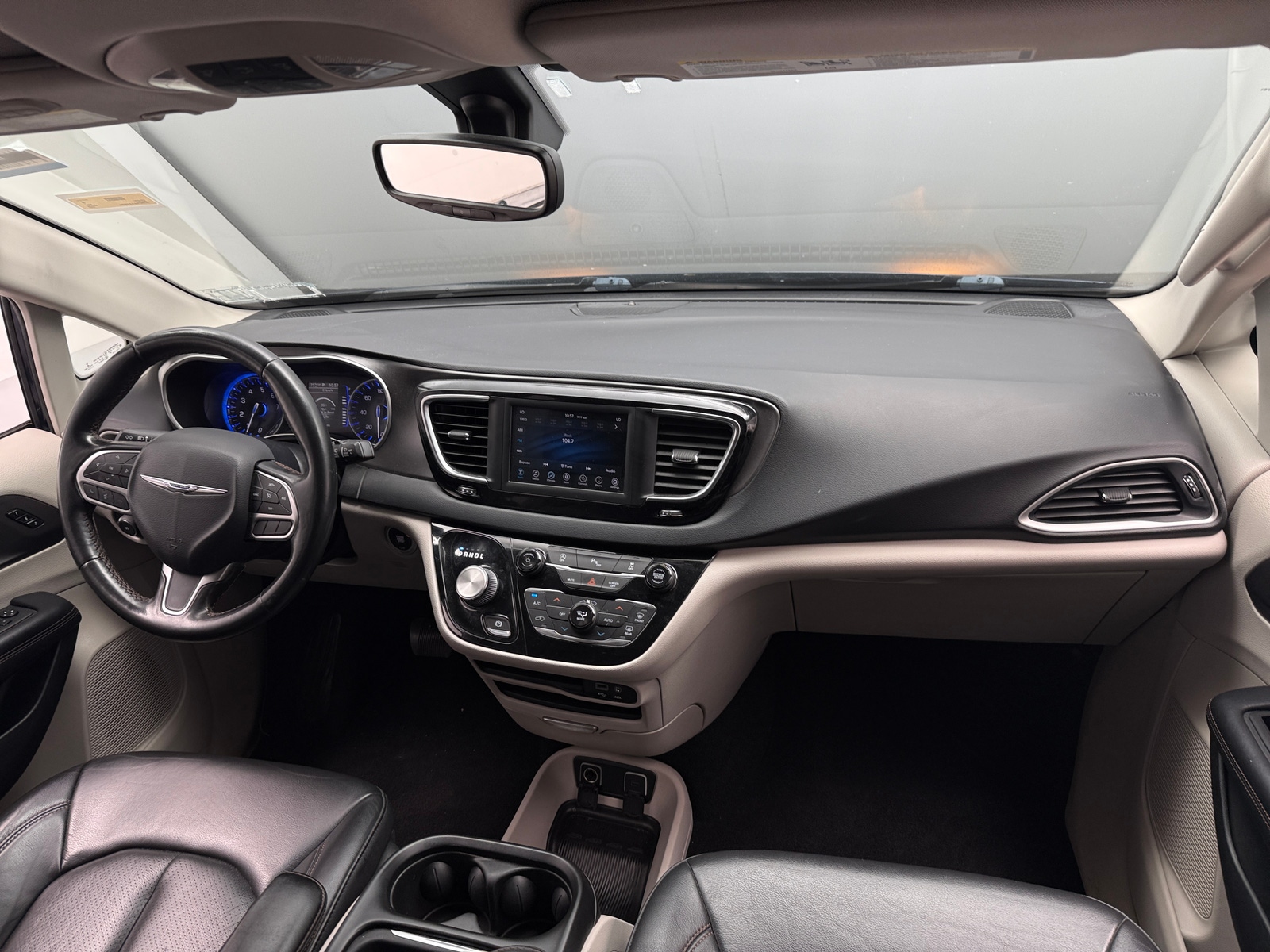 Thumbnail: 2020 Chrysler Pacifica - 3