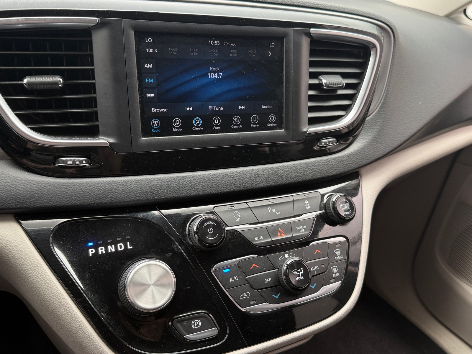 Thumbnail: 2020 Chrysler Pacifica - 4