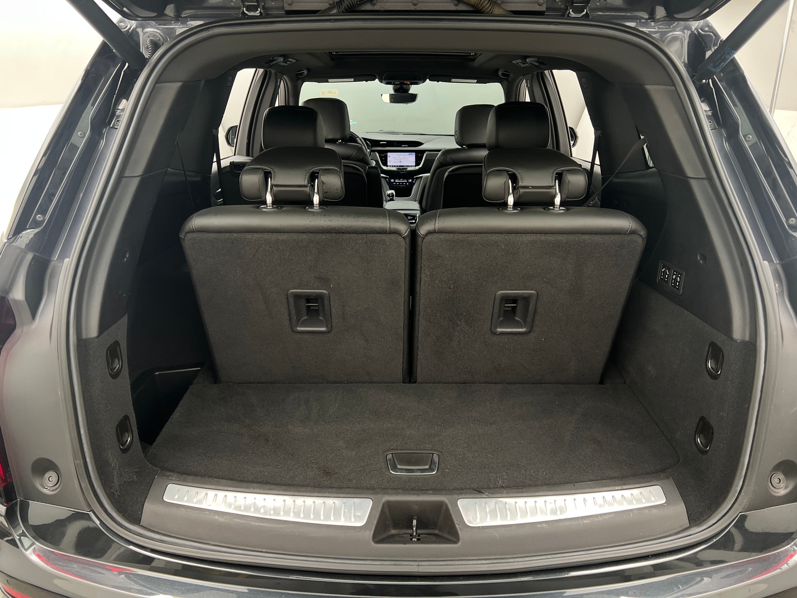 Thumbnail: 2021 Cadillac XT6 - 6