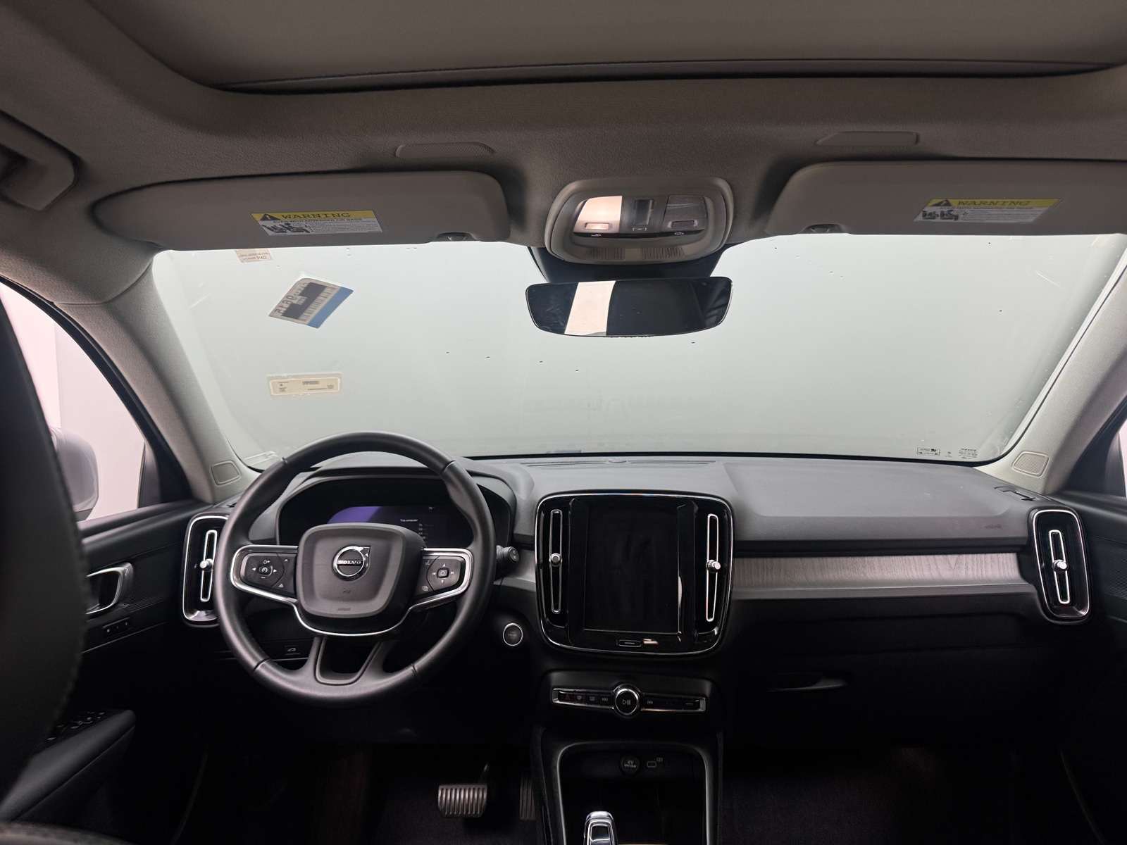 Thumbnail: 2024 Volvo XC40 - 2