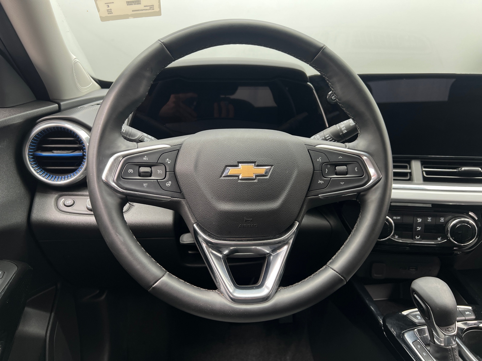 Thumbnail: 2025 Chevrolet Trax - 5