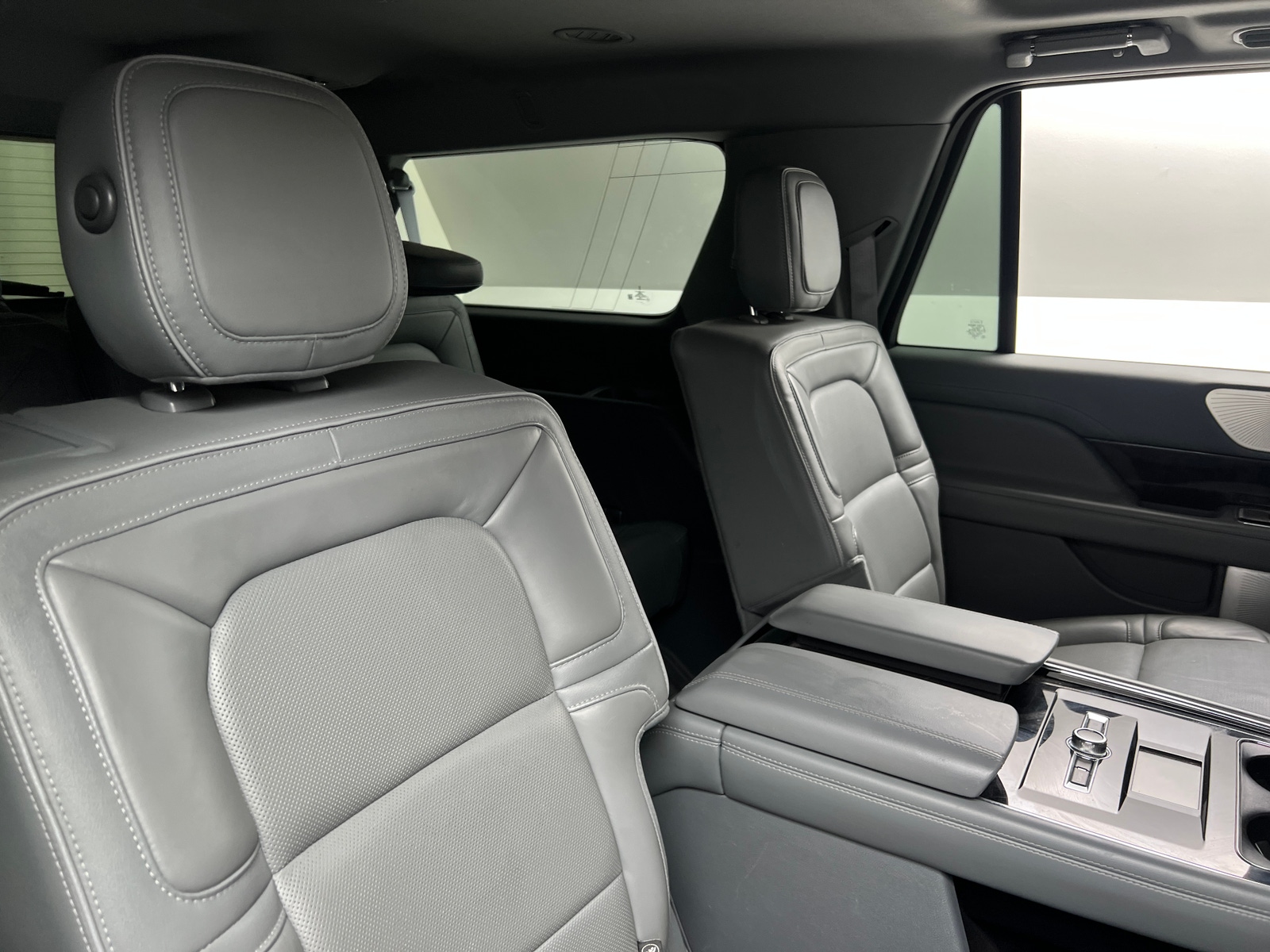 Thumbnail: 2019 Lincoln Navigator L - 5