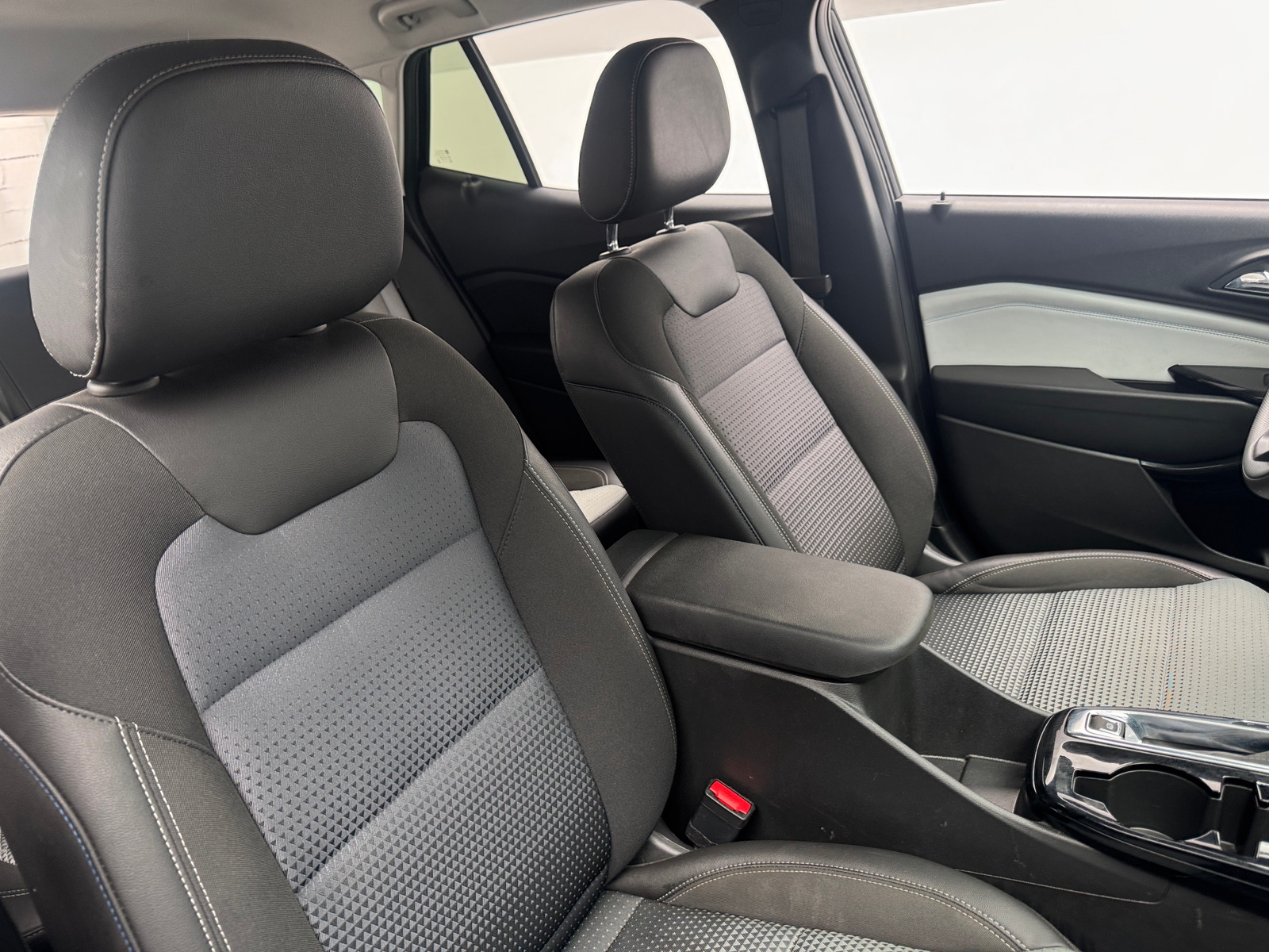 Thumbnail: 2025 Chevrolet Trax - 2