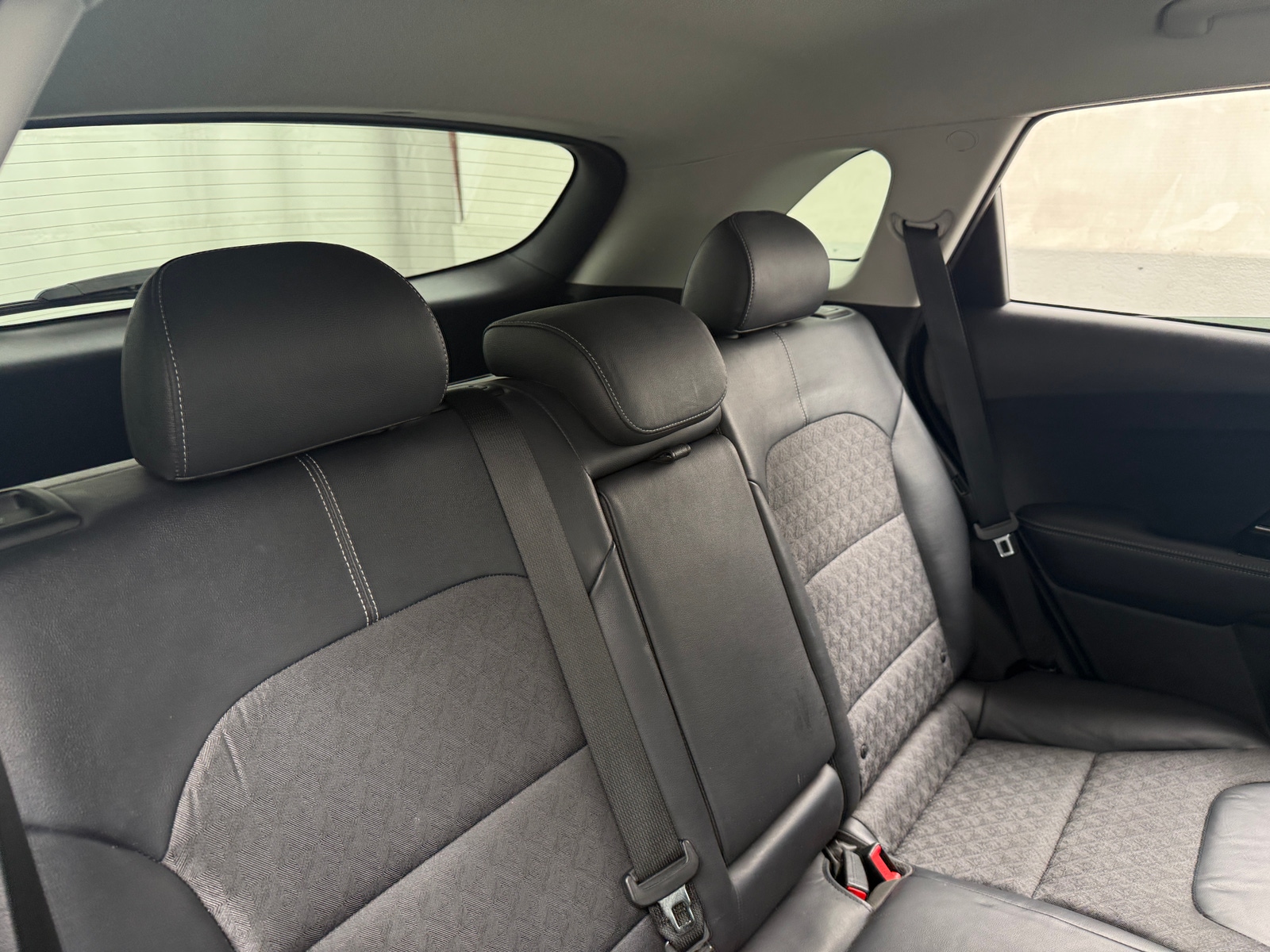 Thumbnail: 2018 Kia Niro - 5