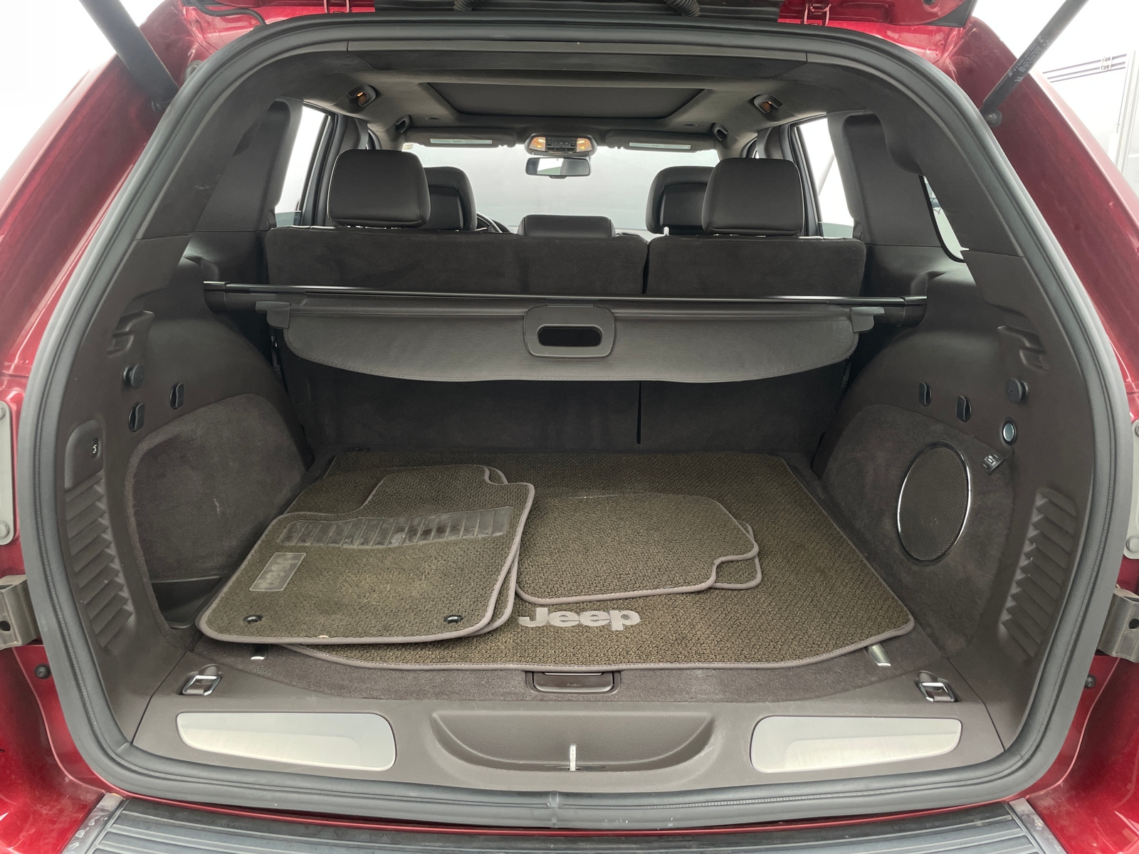 Thumbnail: 2015 Jeep Grand Cherokee - 6