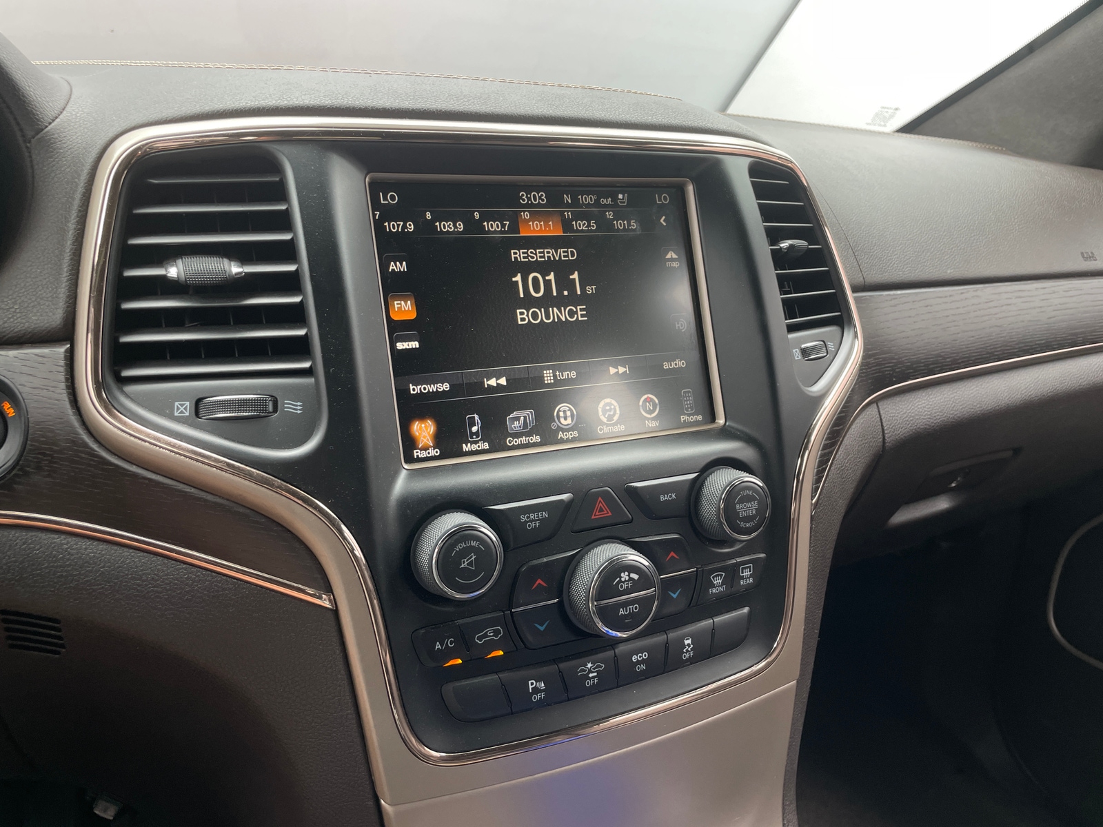 Thumbnail: 2015 Jeep Grand Cherokee - 3