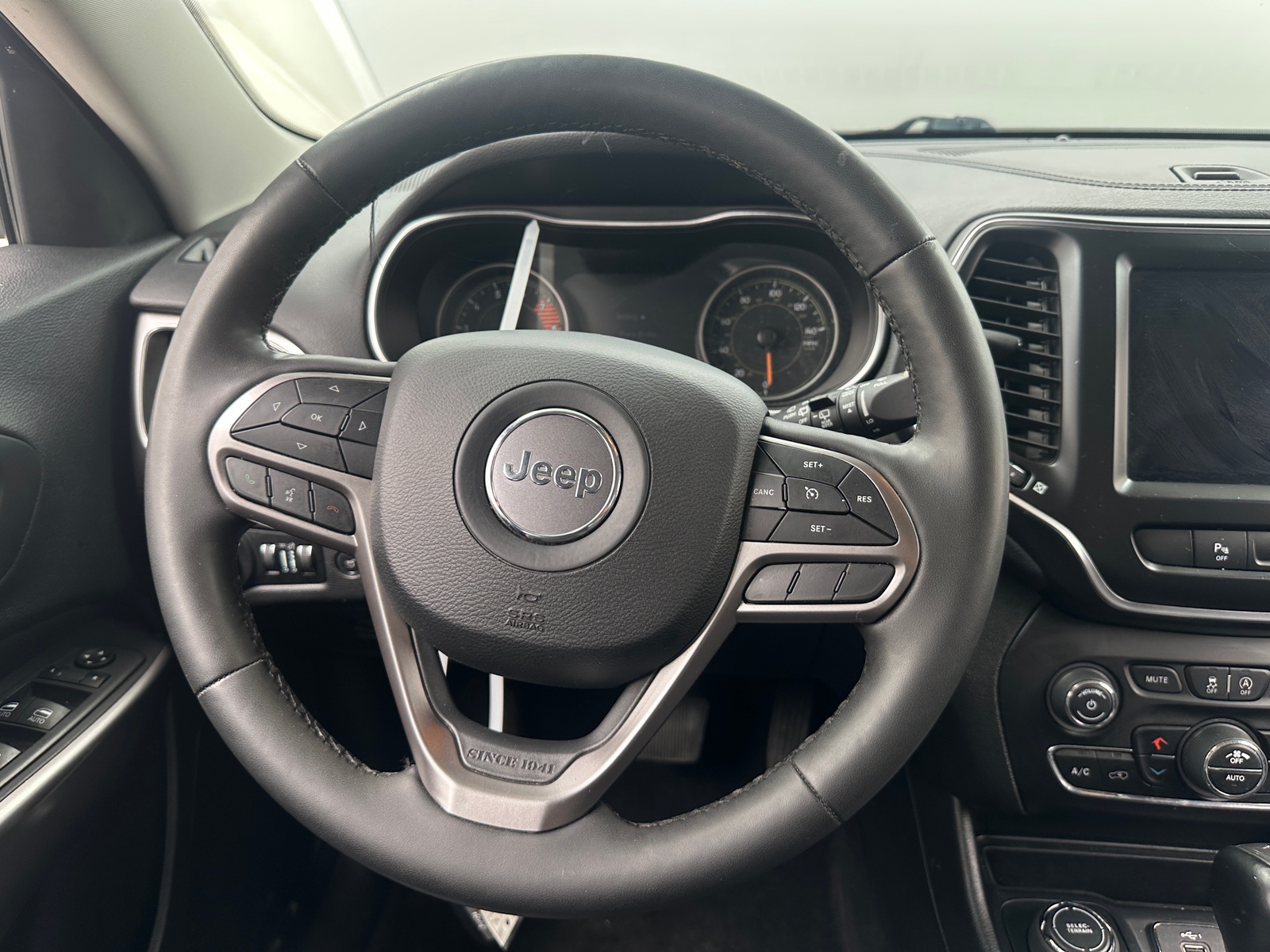 Thumbnail: 2021 Jeep Cherokee - 4
