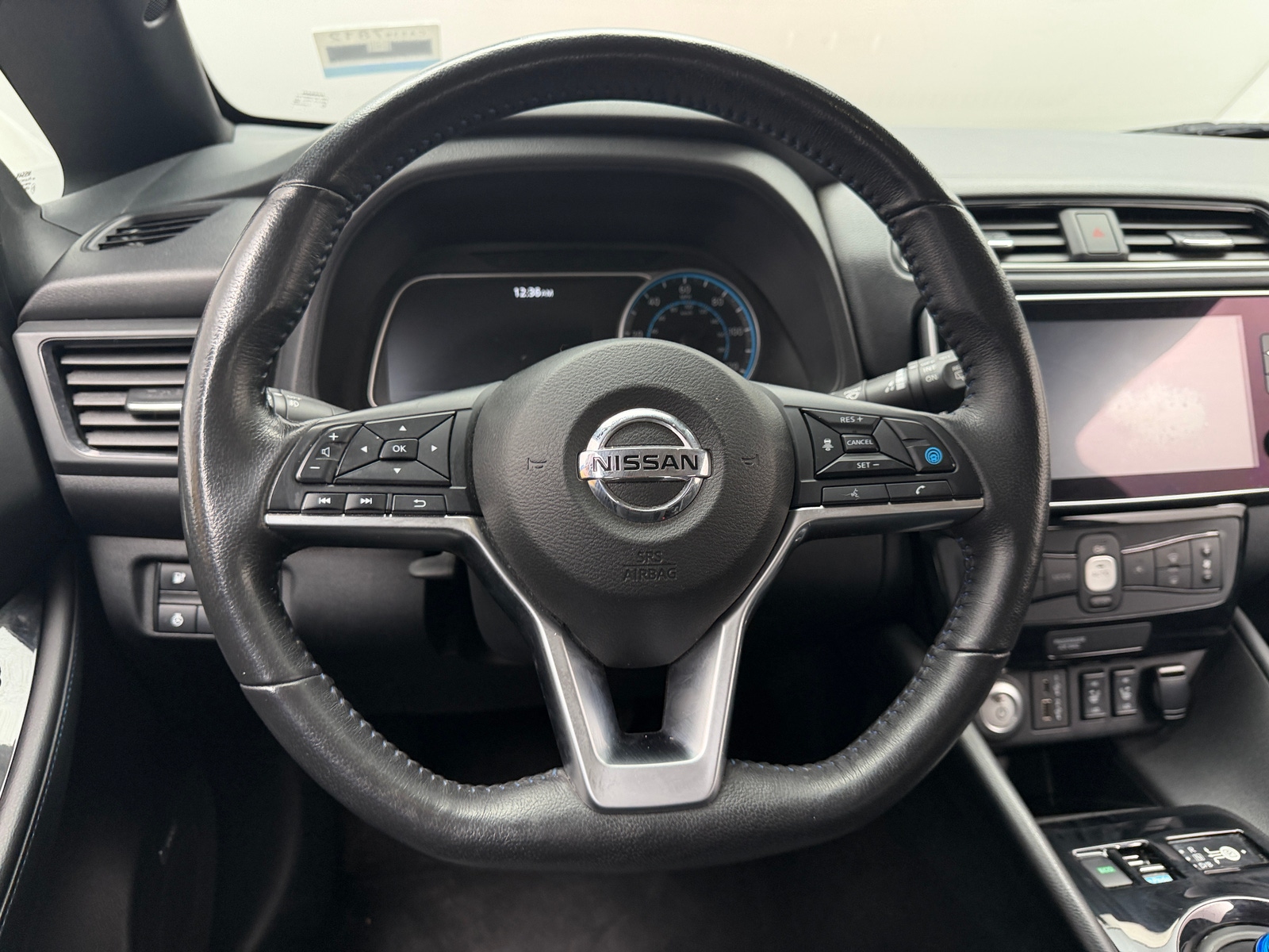 Thumbnail: 2020 Nissan Leaf - 4