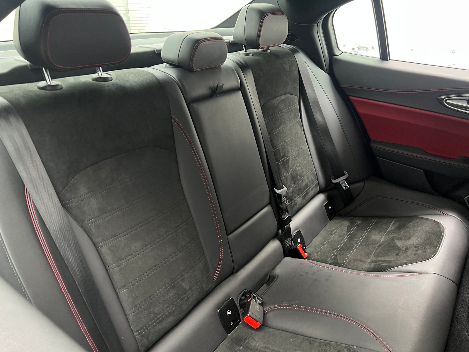 Thumbnail: 2019 Alfa Romeo Giulia - 5