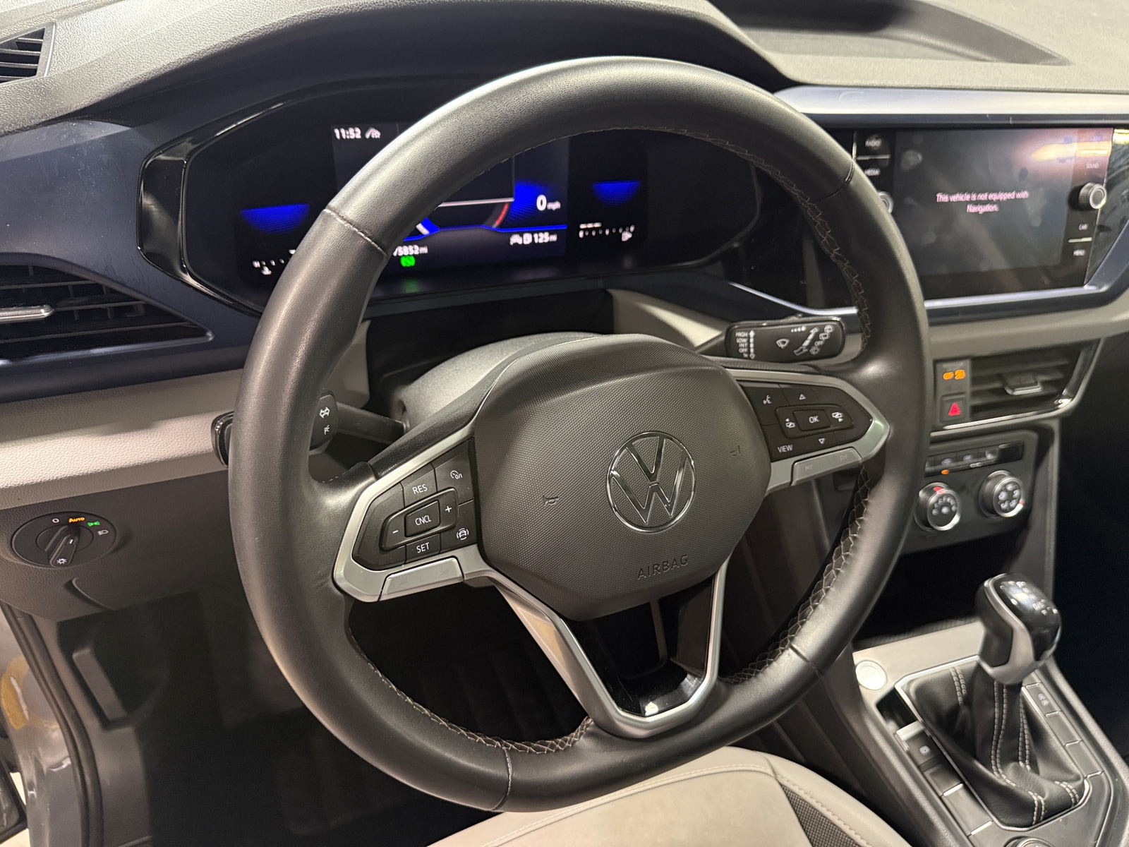 Thumbnail: 2022 Volkswagen Taos - 4