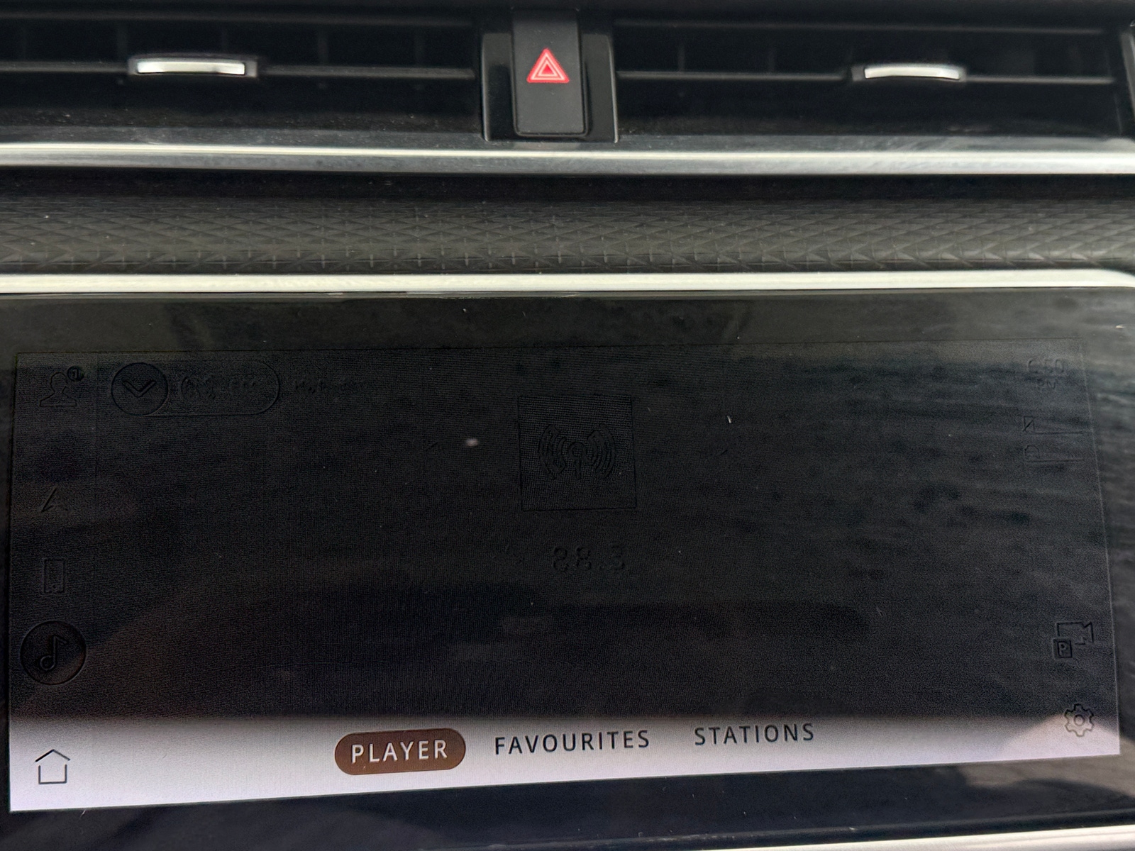 Thumbnail: 2023 Land Rover Range Rover Velar - 3