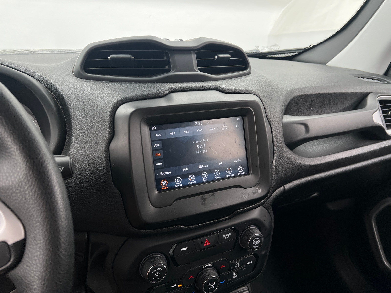 Thumbnail: 2020 Jeep Renegade - 4