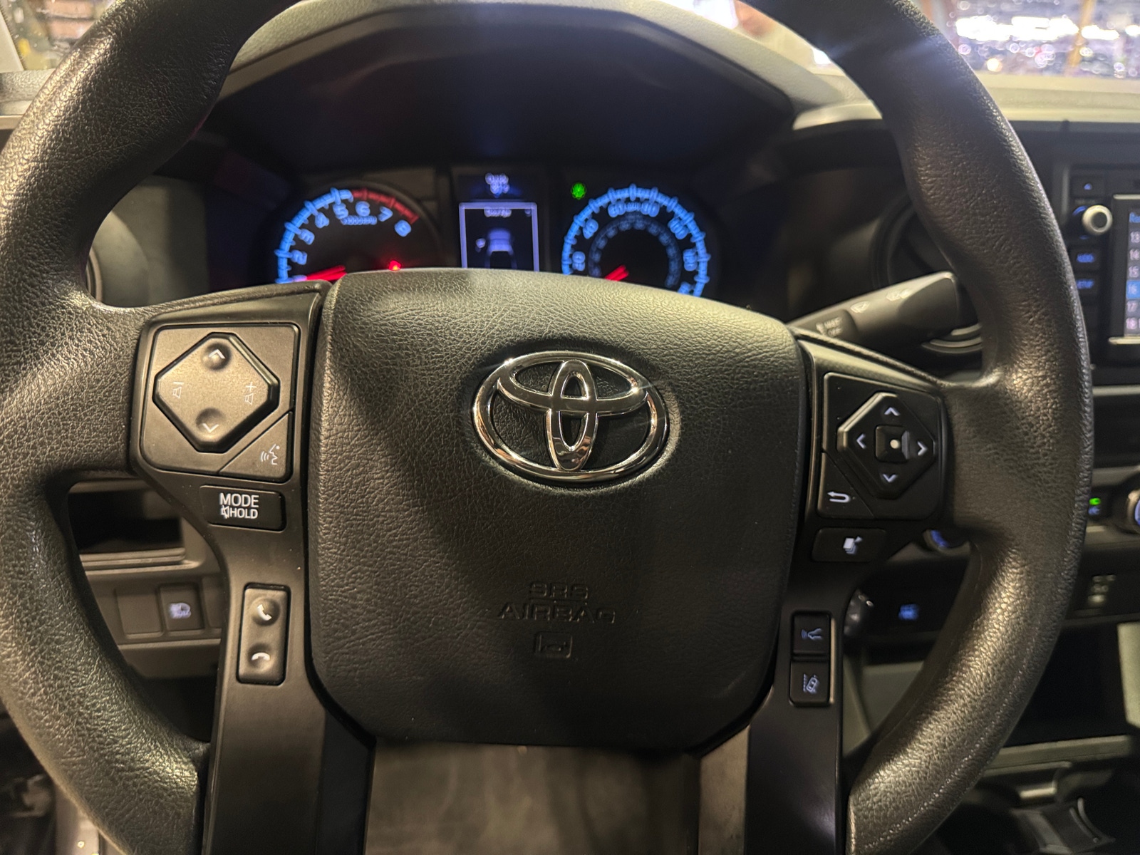 Thumbnail: 2018 Toyota Tacoma - 5