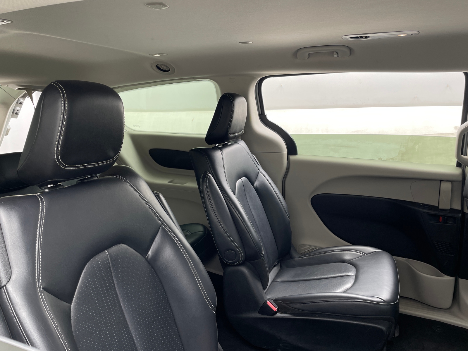Thumbnail: 2023 Chrysler Pacifica - 5